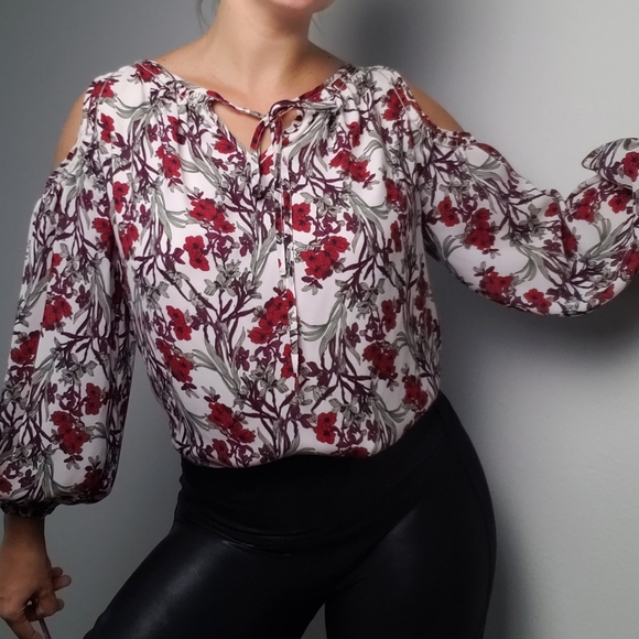 3 for 30$🔥Max Edition Floral Cold Shoulder tunic - Picture 4 of 15